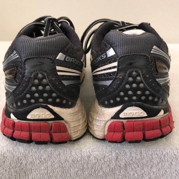 Brooks running shoes - Picture 3 of 4